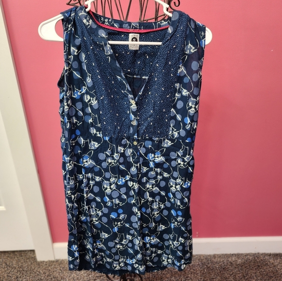 Sleeveless tunic with French bulldog print. - Picture 1 of 4